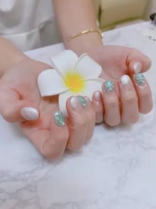 ネイル Bella 齋藤理奈のネイルデザイン