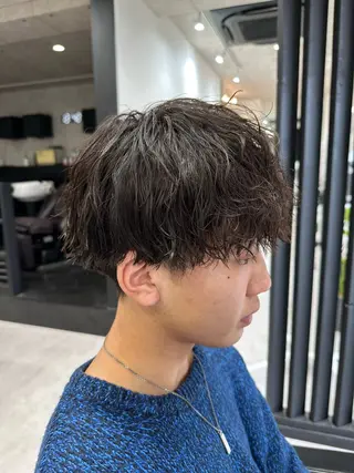 ショート パーマ メンズ ユウ🪄 パーマ指名No1のヘアスタイル