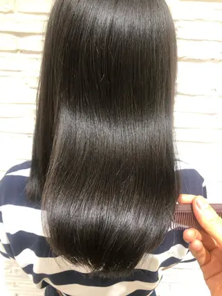 セミロング izumi （いずみ）のヘアスタイル