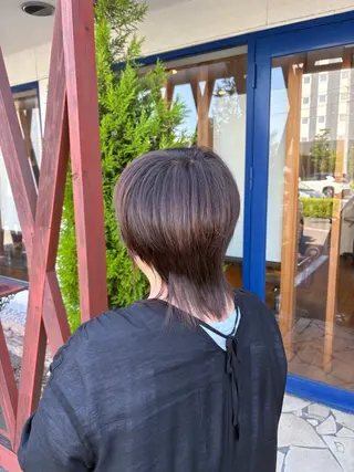 ショート カラー 山本 あやめ子のヘアスタイル