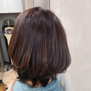 カラー 岡田 駿也のヘアスタイル