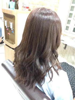 ロング みやもと まなみのヘアスタイル