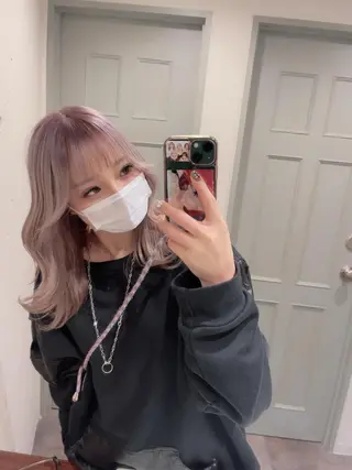 ミディアム カラー 透明感ハイトーン🦄 キラ🌈のヘアスタイル