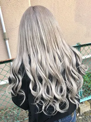 カラー ダブルスキルエクステ /羽エクステ白石宇由のヘアスタイル