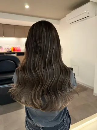 ロング カラー 🎀透明感× 赤み消し🎀正源のヘアスタイル