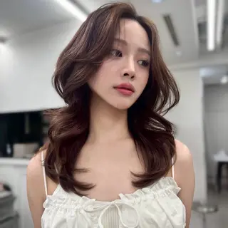 ロング 岡田 聖蘭のヘアスタイル