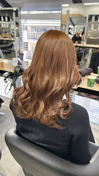 ロング メンズ 艶感ミルクティー🤍 色落ち綺麗🤍ともやのヘアスタイル