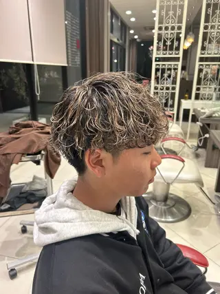 ショート パーマ メンズ メンズ専門 米山諒✂️のヘアスタイル