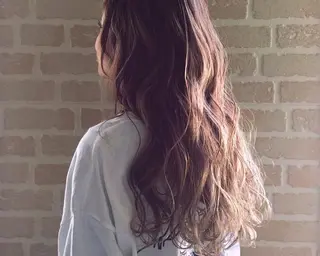 ロング カラー VIRETTA 【ヴィレッタ】のヘアスタイル
