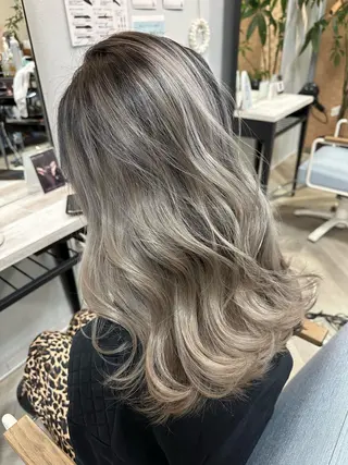 ロング カラー Beach 代表 KENTAのヘアスタイル
