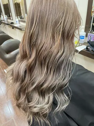 ロング ヘアアレンジ 個性派ネイル 🌼 ハルカ ♡の眉毛・アイブロウイメージ