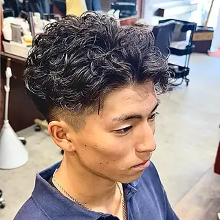 パーマ メンズ スペインカール/セン ターパート/RYUのヘアスタイル