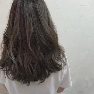 ロング カラー 山下 千明のヘアスタイル