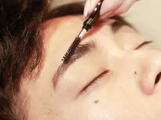 メンズ アイブロウ メンズ脱毛サロン BOSSのエステ・リラクイメージ