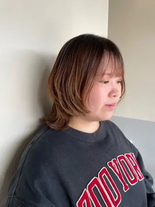 ミディアム 小久保 里紗のヘアスタイル