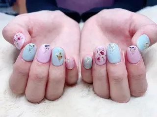 ショート カラー ネイル Le’a NailSalonのネイルデザイン