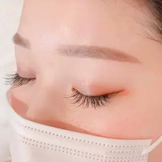 アイブロウ ネイリスト Yuのネイルデザイン