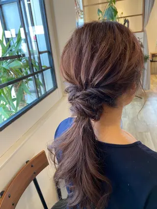 ヘアアレンジ セミロング chill out 南塚口本店のヘアスタイル