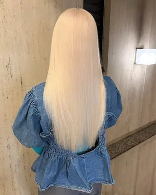 ロング 垢抜け透明感カラー 🧚🏻♀️ミユウのヘアスタイル