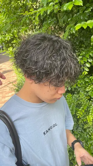 パーマ メンズ メンズバレイヤージュ 🌫ハイライトのヘアスタイル