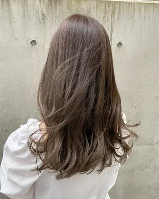 ミディアム レイヤーカット /透明感カラー西田のヘアスタイル