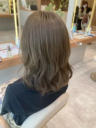 セミロング カラー 一ノ瀬 蘭のヘアスタイル