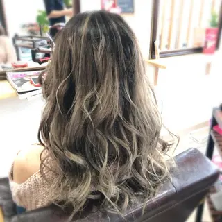 ロング naomi (夜間営業受付中★)のヘアスタイル