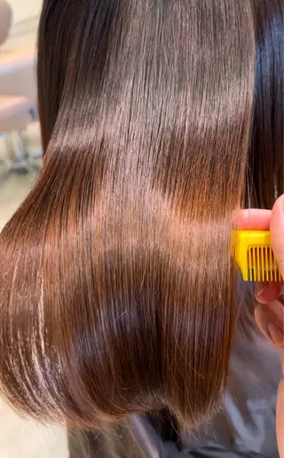 セミロング パーマ 垢抜け小顔レイヤー オリーブ/スミレのヘアスタイル
