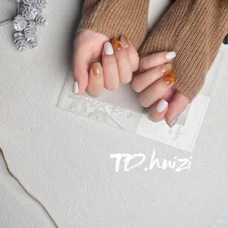 ミディアム めぐみのネイルサロン スタッフ練習のネイルデザイン