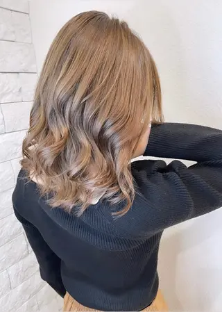 カラー かずくん🦩名古屋 ハイトーン/レイヤーのヘアスタイル