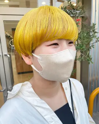 ショート カラー しの　ゆきの THE REMMYのヘアスタイル