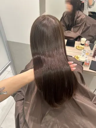 ロング カラー オリーブ/アッシュ やわらか透明感カラーのヘアスタイル