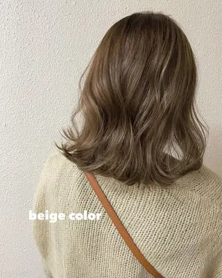 ミディアム カラー ツキノキ ミナのヘアスタイル