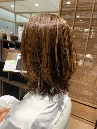ミディアム 小島 千春のヘアスタイル