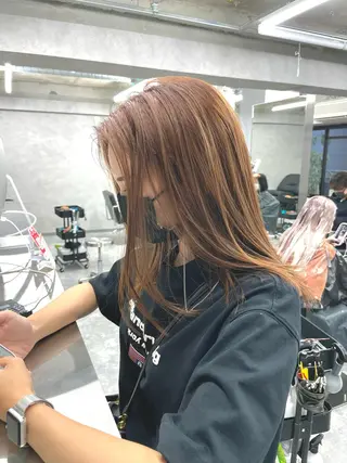 ミディアム カラー パーマ ヘアアレンジ メンズ キッズ ネイル マツエク・マツパ アイブロウ 切りっぱなしヘアボブ ミディアムヘアRYOのヘアスタイル