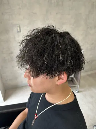 ショート パーマ メンズ ユウ🪄 パーマ指名No1のヘアスタイル