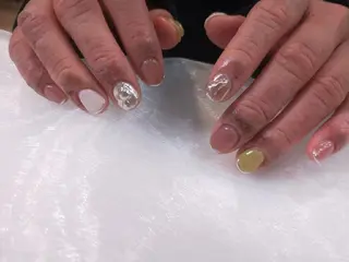 ネイル はばすみれ🎀ﾈｲﾙ 光ﾌｪｲｼｬﾙ ﾍｱのネイルデザイン