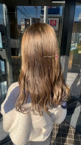 セミロング alu yuinaのヘアスタイル