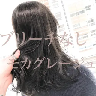 セミロング ハイトーン×レイヤー カットTAKUMIのヘアスタイル