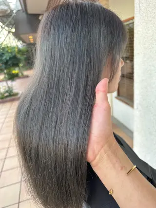 ロング カラー putri 副店長 岸本　拓真のヘアスタイル