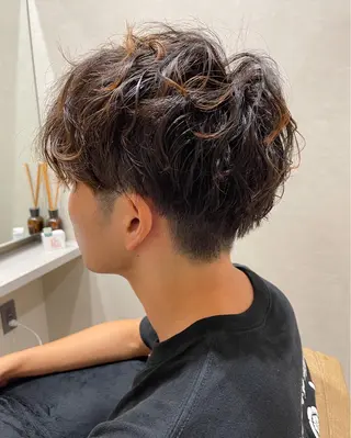 ショート パーマ メンズ Tatsu/newi 大分 ハイトーンのヘアスタイル