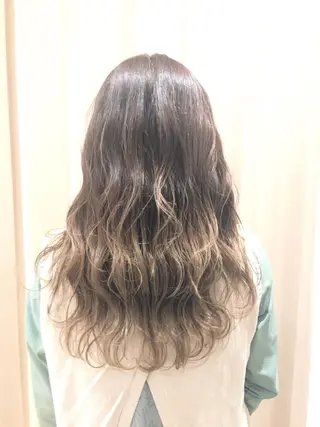 ロング カラー Zina SAKIのヘアスタイル