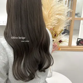 ロング カラー 柔らかオリーブ🌿 HIMARI🌻のヘアスタイル