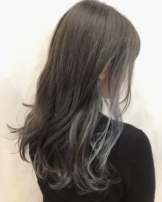 ロング カラー 佐藤 花帆のヘアスタイル