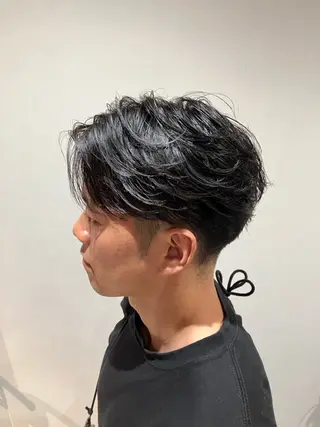 ミディアム パーマ ✂️メンズ センターパート✨陽気のヘアスタイル