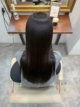ロング newi saLyu ネウィ サリューのヘアスタイル