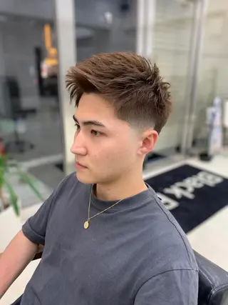 ショート カラー 嶋 悠哉のヘアスタイル