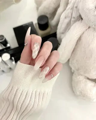 カラー AIN Nailのネイルデザイン