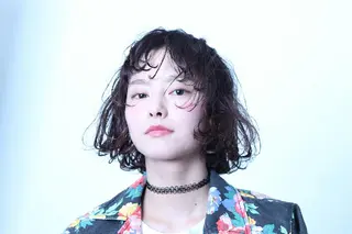 ミディアム パーマ カラー ショートヘア💫 ハイトーン西田拓馬のヘアスタイル