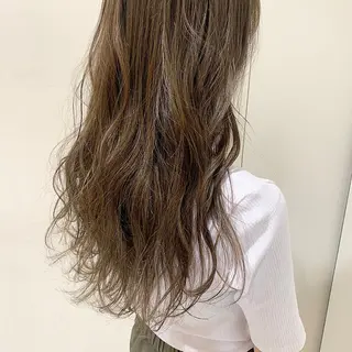 カラー 山口 莉奈のヘアスタイル